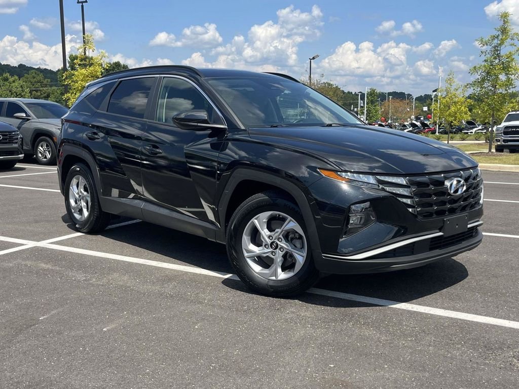 Used 2024 Black Hyundai SEL image 1