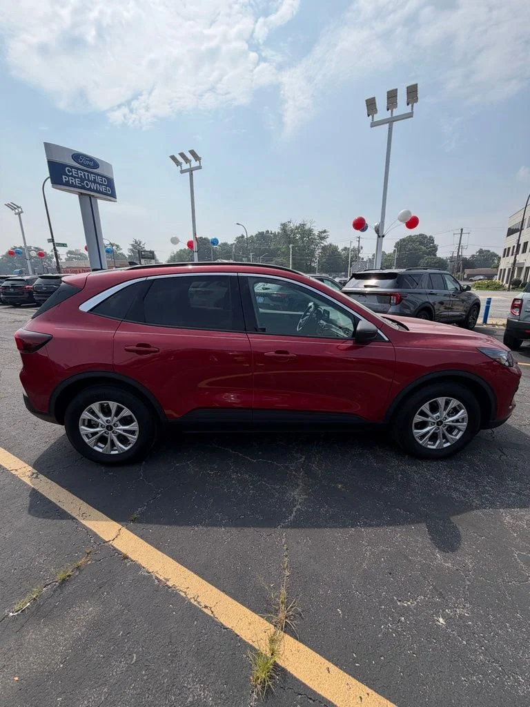 Used 2023 Red Metallic Ford Active image 12
