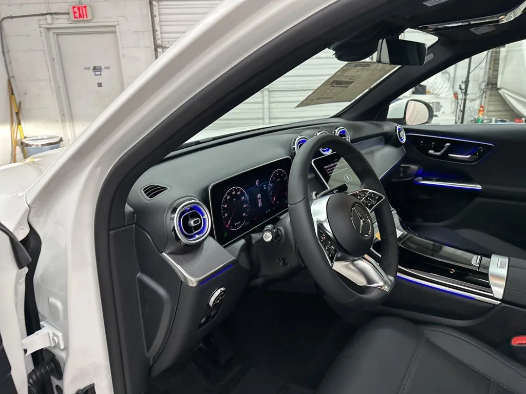 Used 2026 White Mercedes-Benz GLC 300 image 9