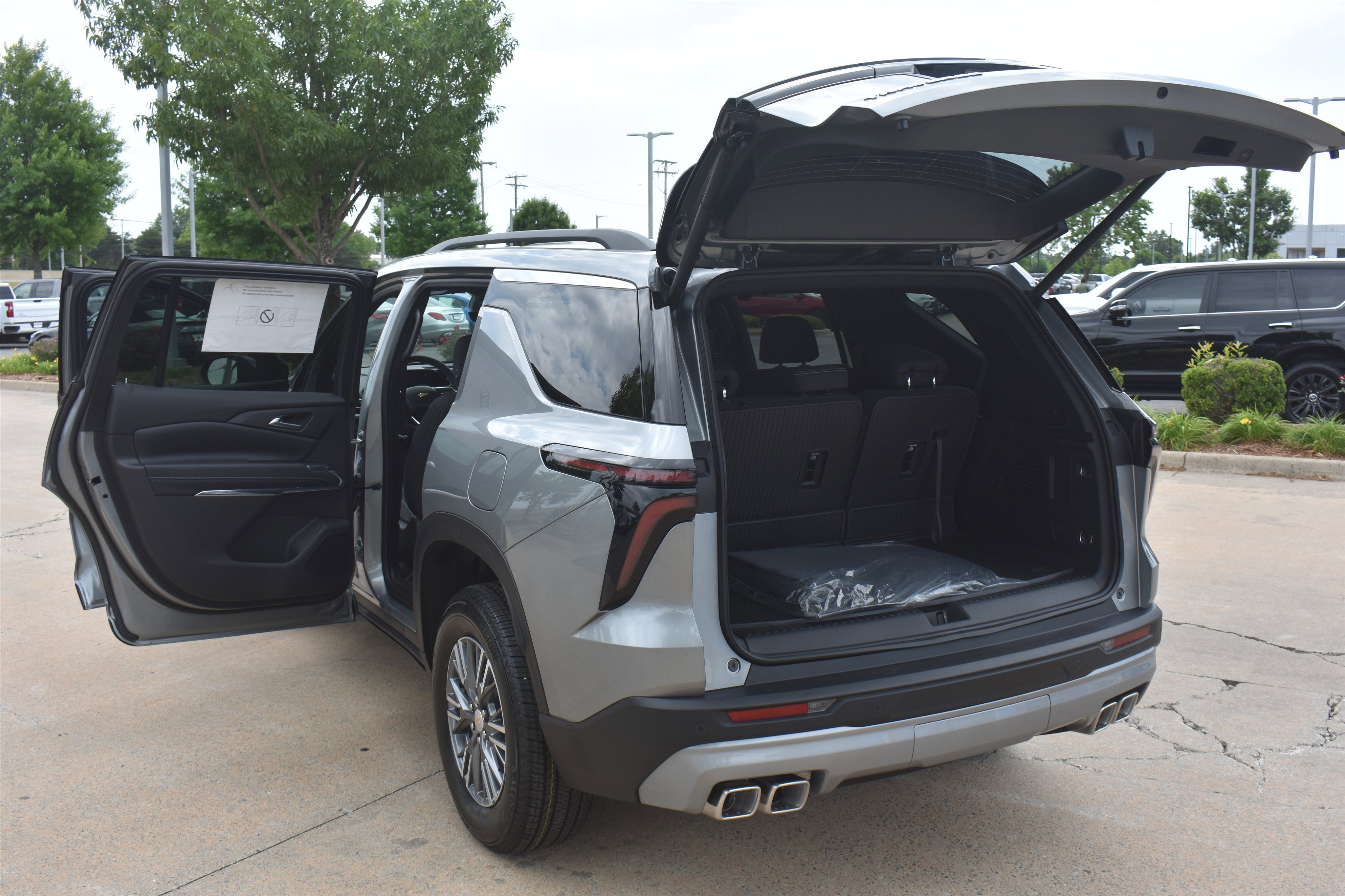 2026 Chevrolet Traverse LT - Photo 17