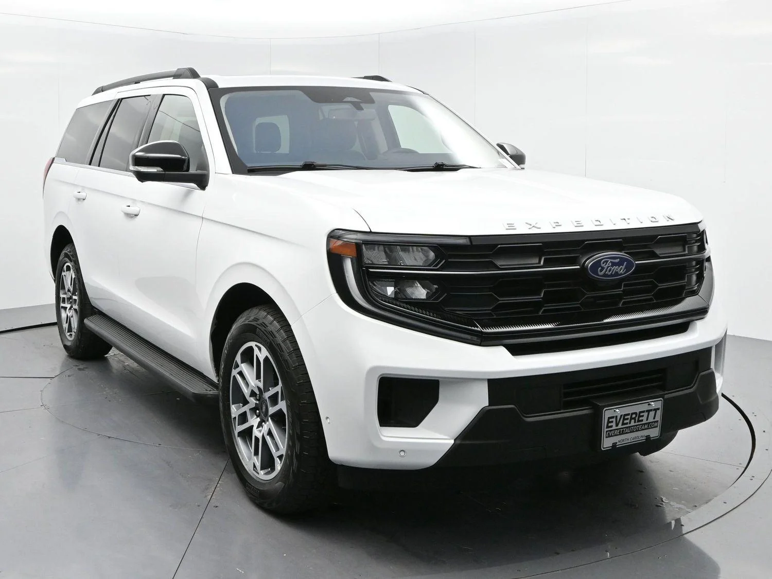 Used 2025 White Ford Active image 2