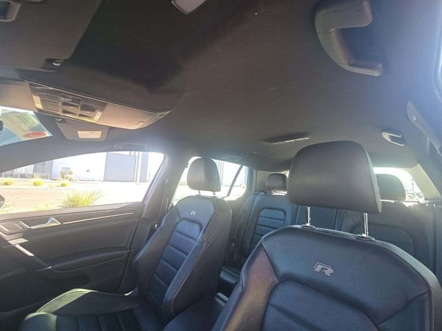 Used 2017 Blue Volkswagen DCC & Navigation 4Motion image 4