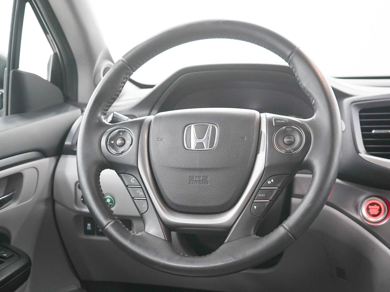 Used 2019  Honda 4D RTL 4WD image 17