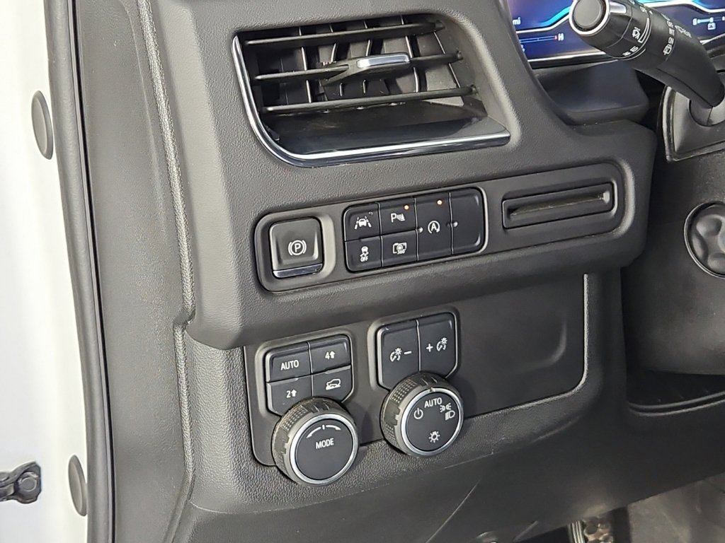 Used 2023 Pearl Chevrolet RST image 33