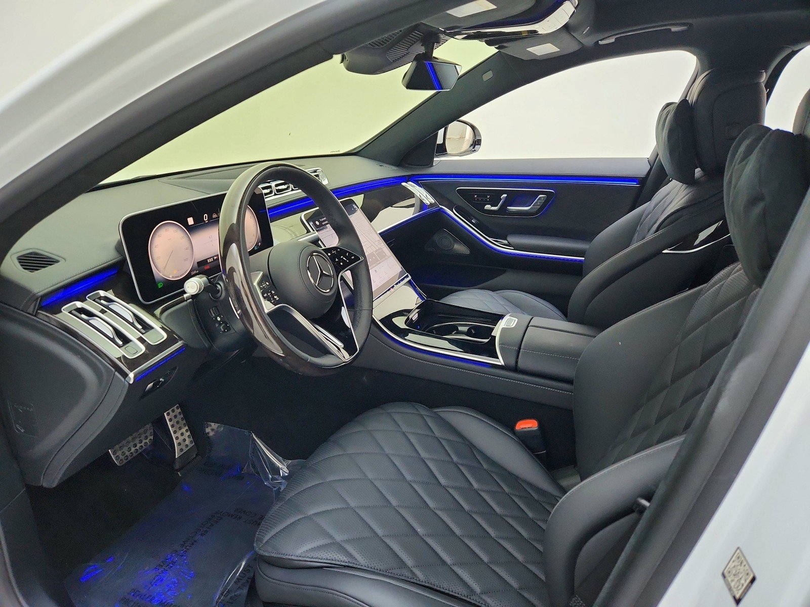 New 2026 MANUFAKTUR Moonlight White Metallic Mercedes-Benz S 580 4MATIC® Sedan image 9