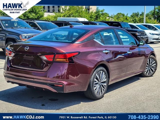 Used 2025 Red Nissan 2.5 SV image 7