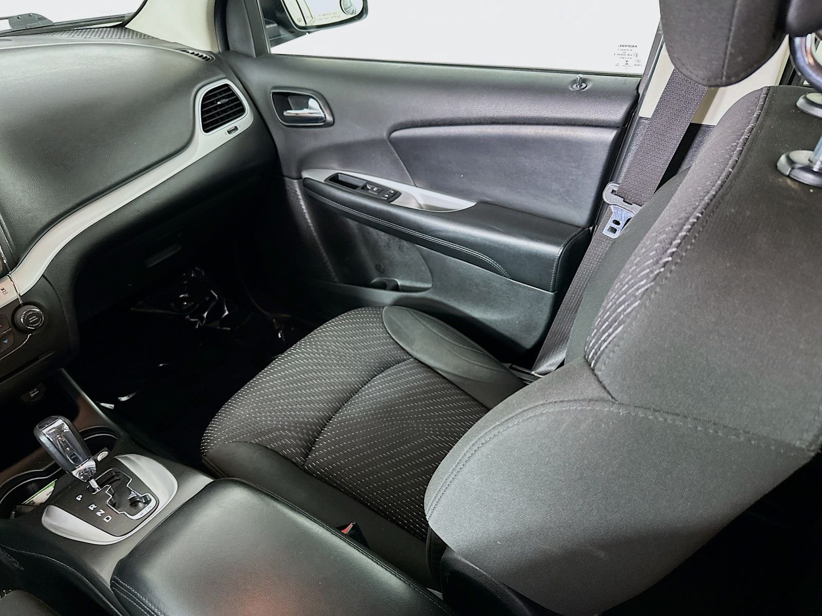 Used 2016 Pitch Black Clearcoat Dodge SXT image 20