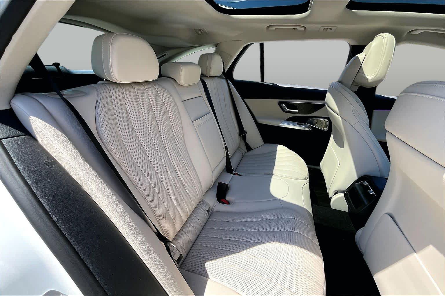 Used 2026 MANUFAKTUR Moonlight White Metallic Mercedes-Benz E 450 image 20
