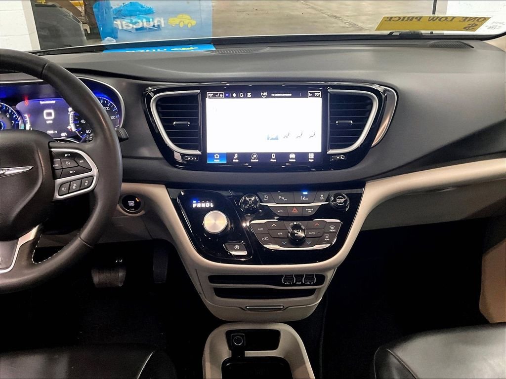 Used 2023 Silver Chrysler Touring L image 19