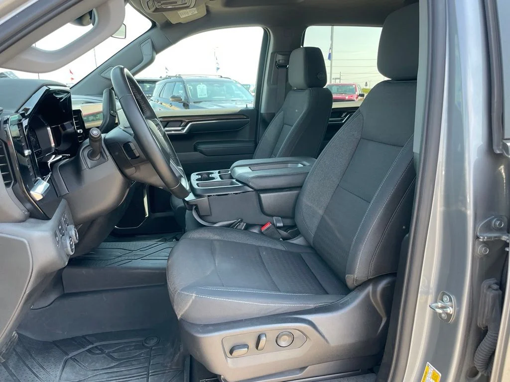 Used 2024 Sterling Gray Metallic Chevrolet LT image 7