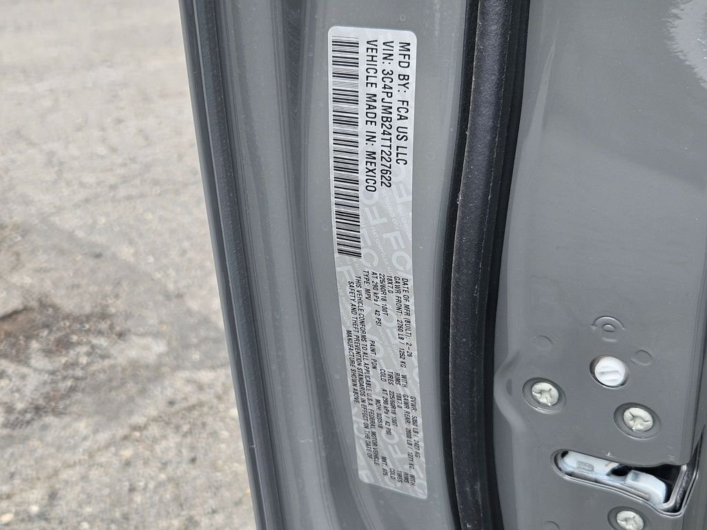 New 2026 Sting-Gray Clear-Coat Exterior Paint Jeep Laredo image 28