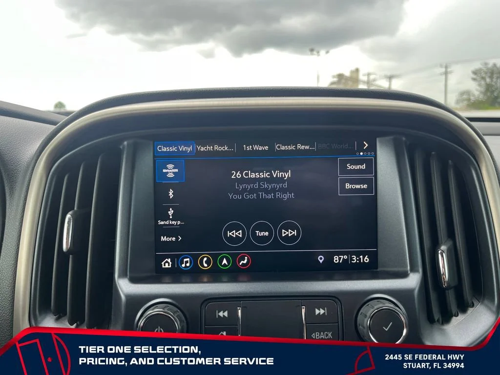 Used 2019 SUMMIT WHITE GMC 2WD Denali image 23