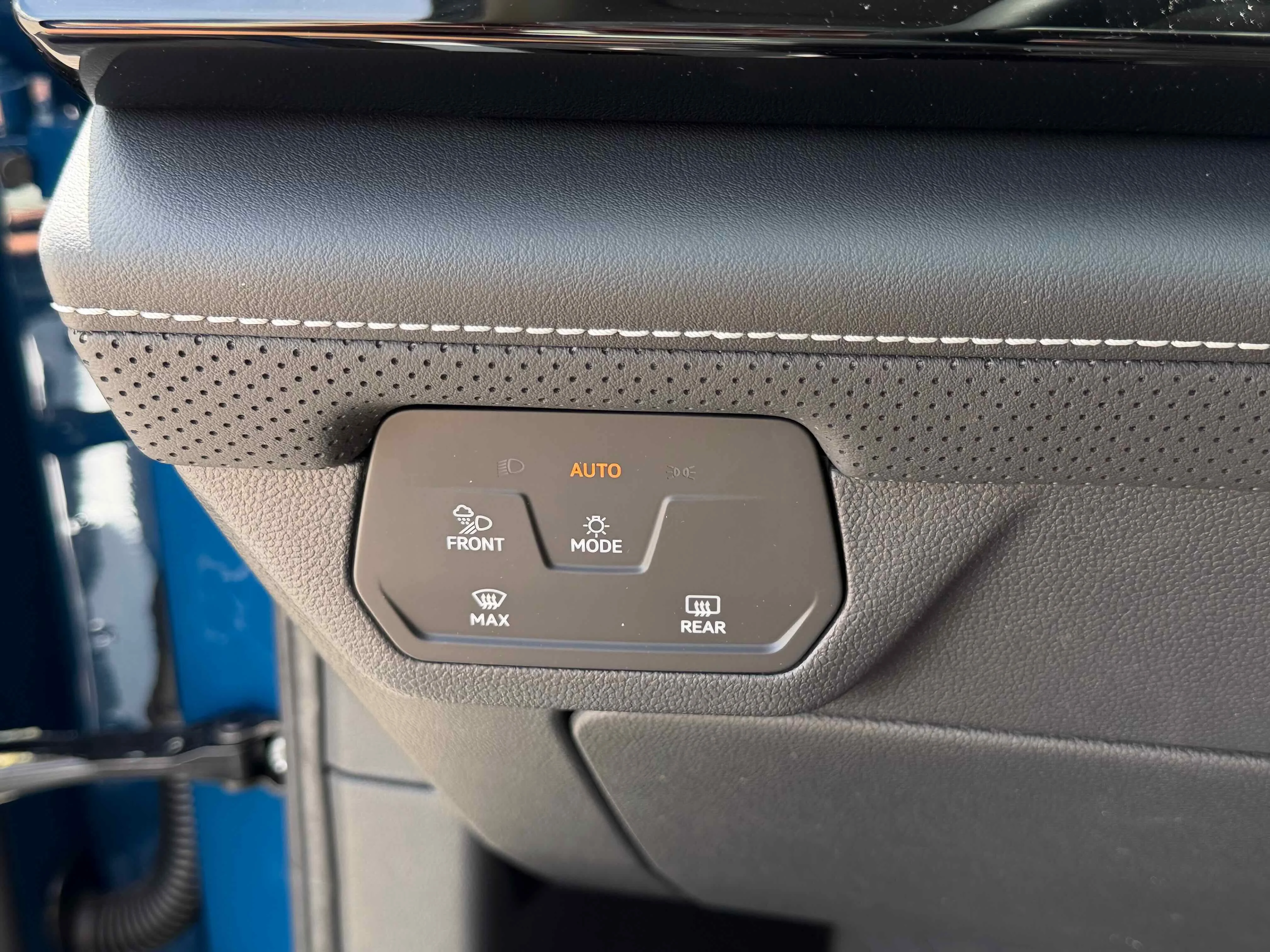 New 2026 Blue Volkswagen 2.0T SE w/Technology image 25