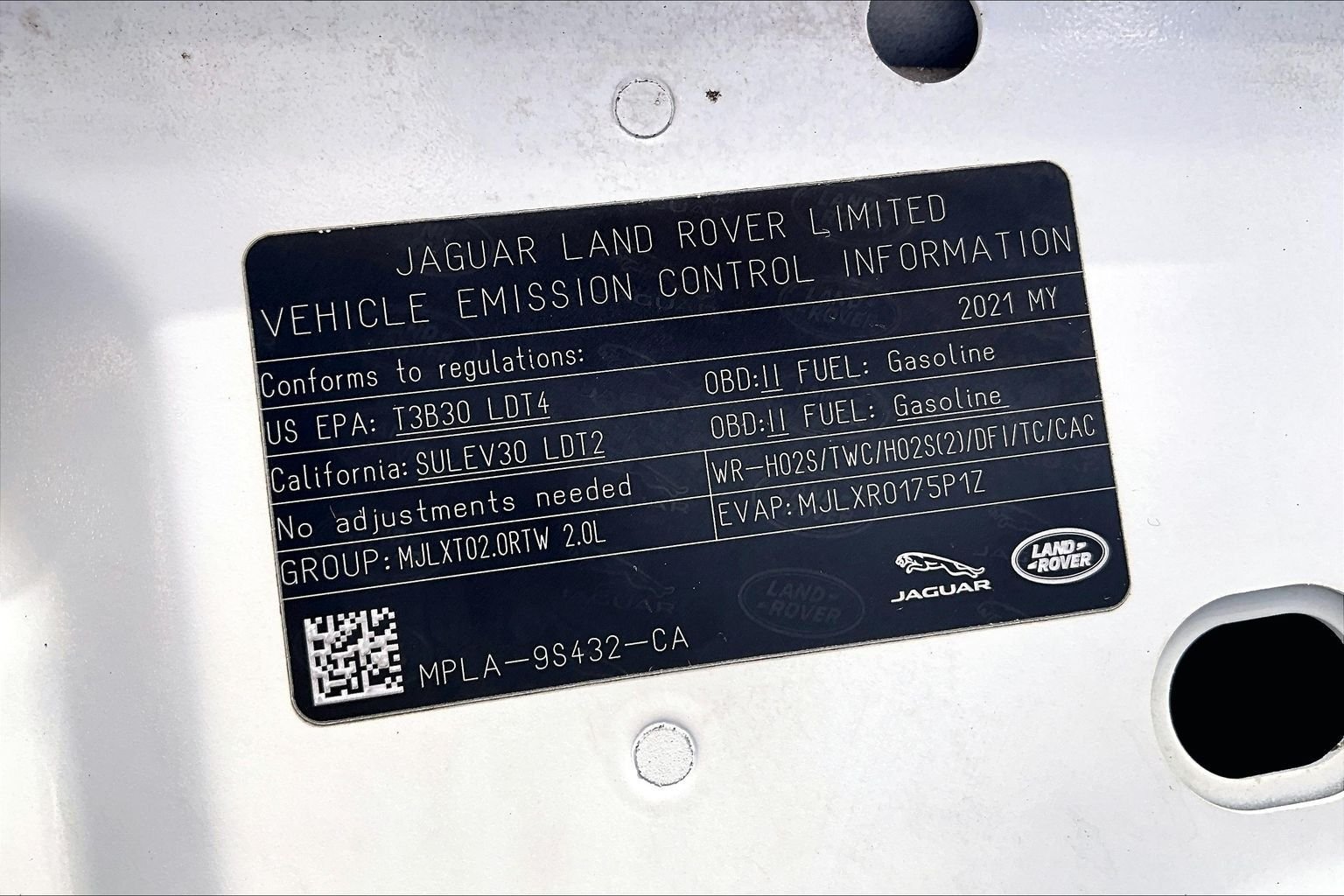 Used 2021 White Land Rover S image 29