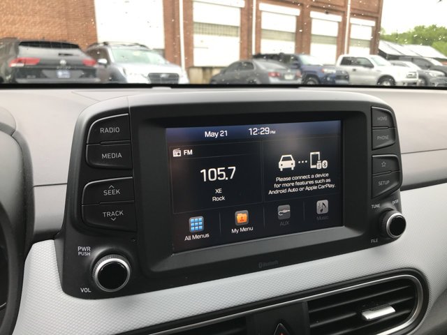 Used 2020 Ultra Black Hyundai SE image 15