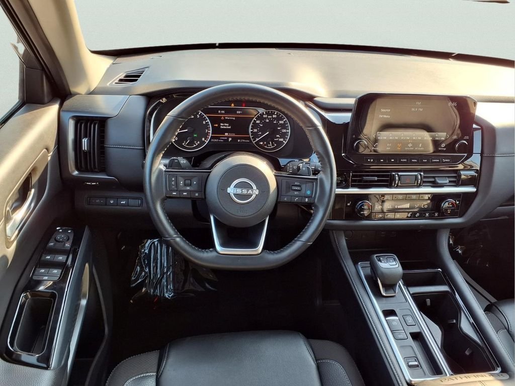 Used 2025 Gray Nissan SL image 9