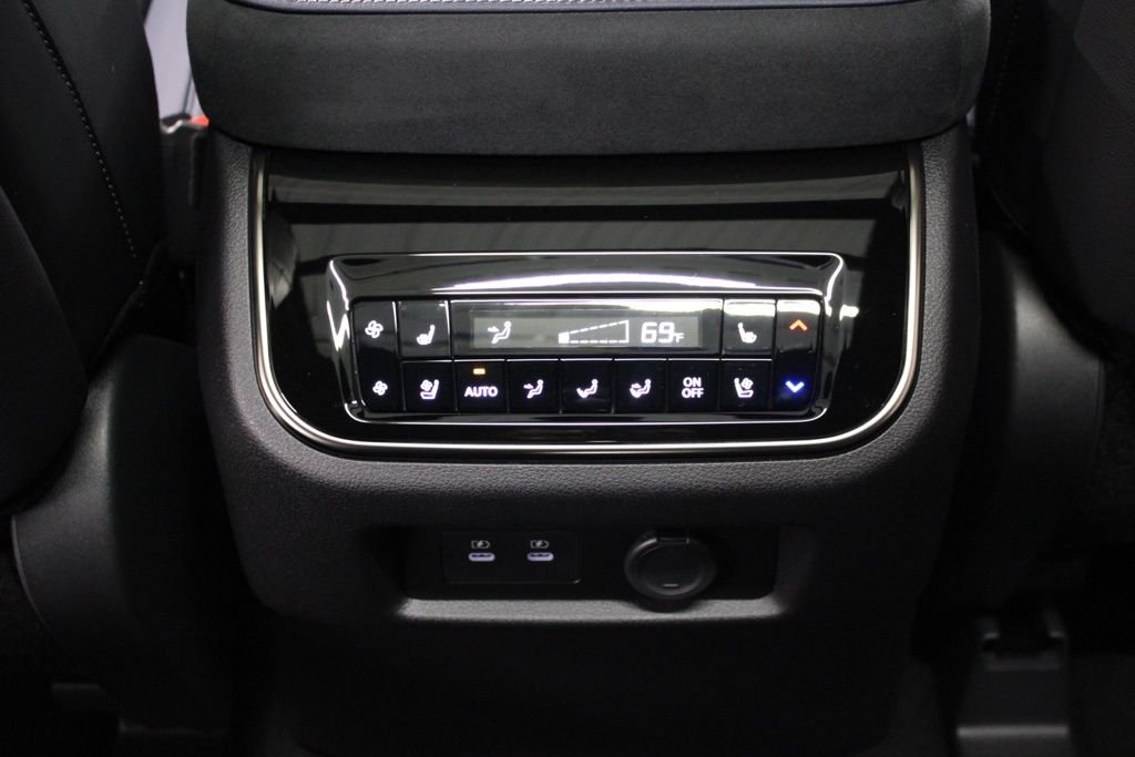 Used 2026 White INFINITI SPORT image 40