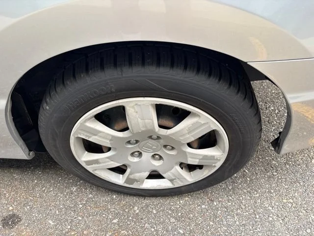 Used 2011 Silver Honda LX image 11