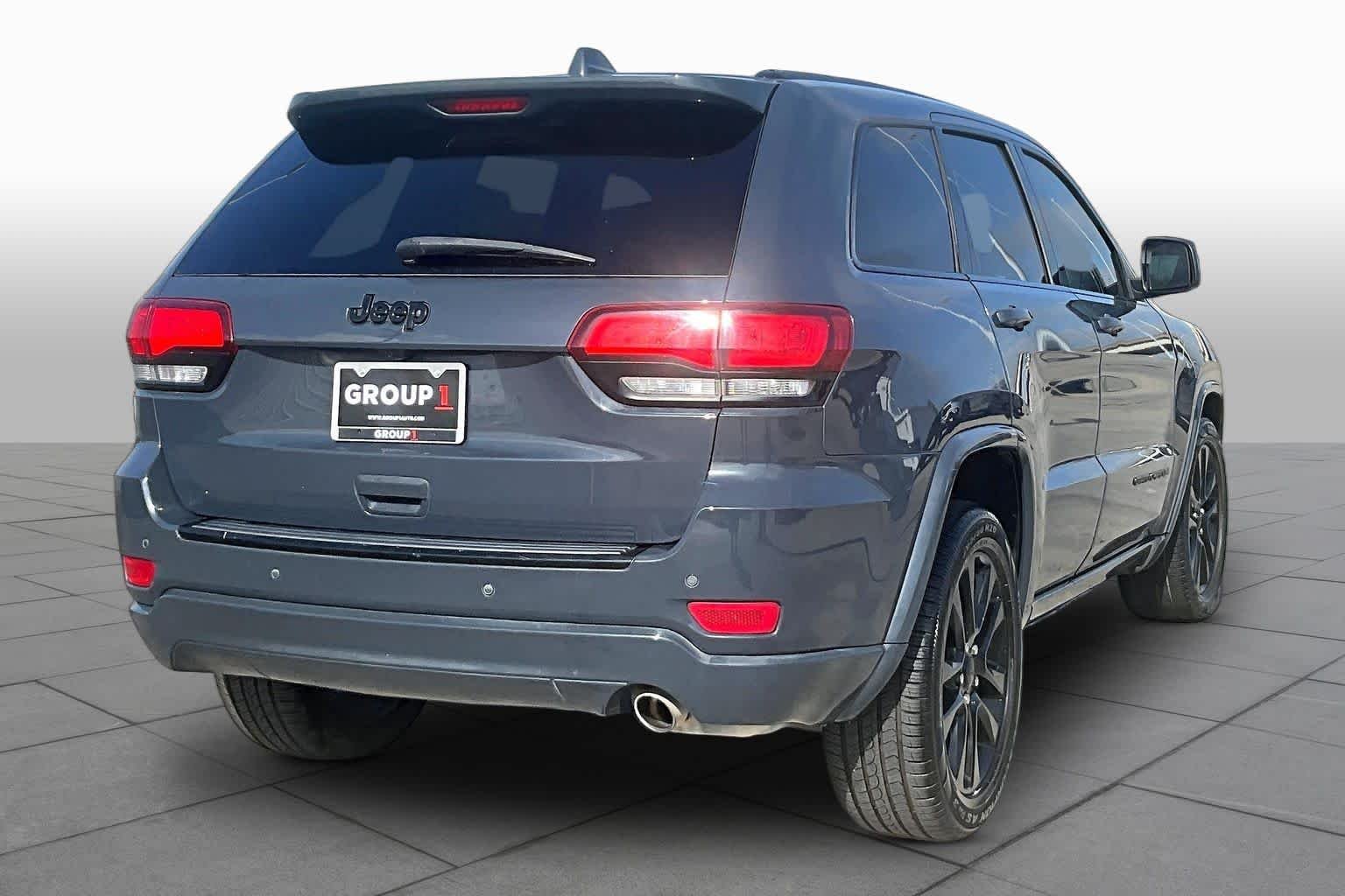 Used 2018 Rhino Clear Coat Jeep Altitude image 13