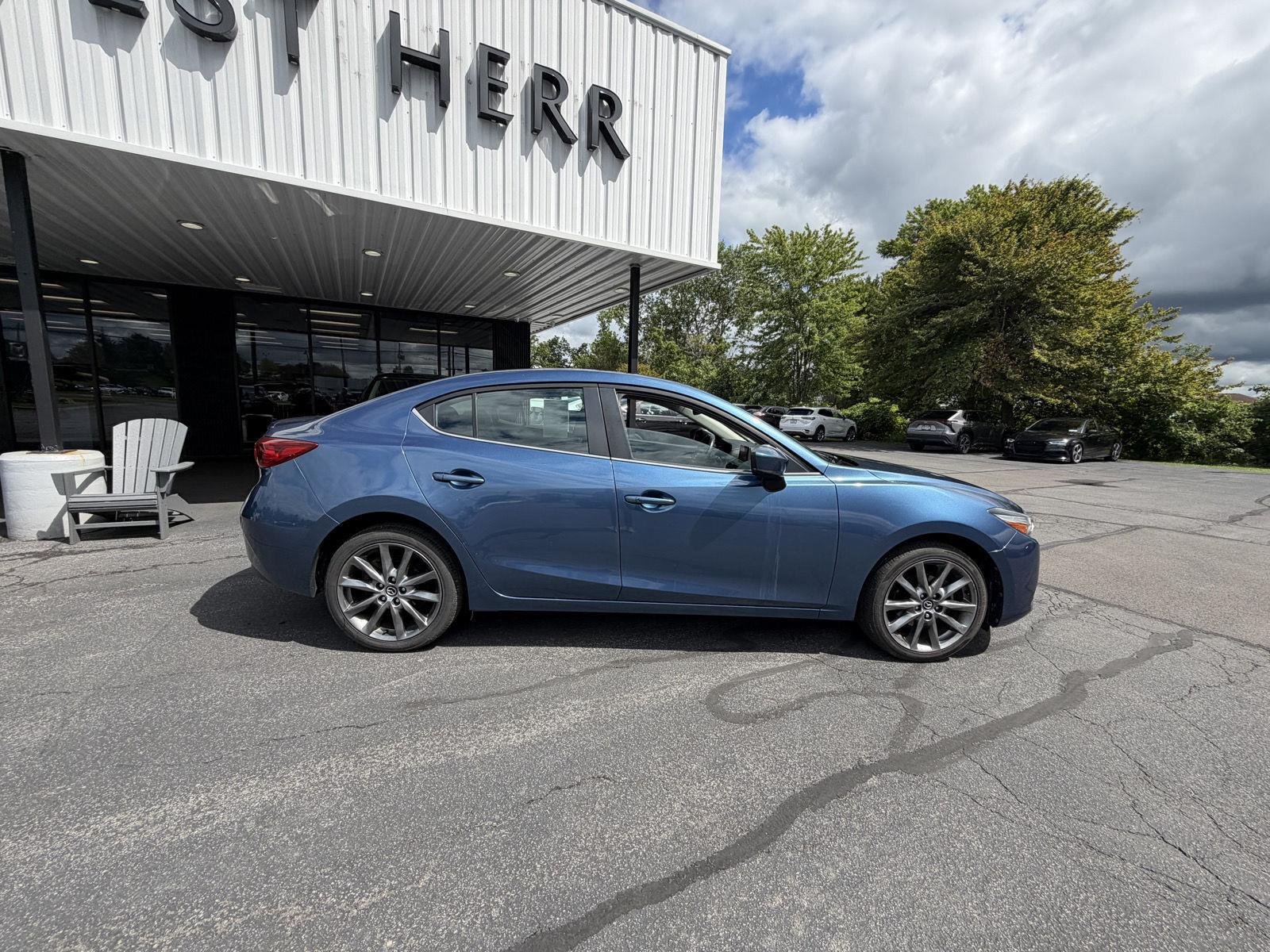 Used 2018 Eternal Blue Mica Mazda Touring image 9