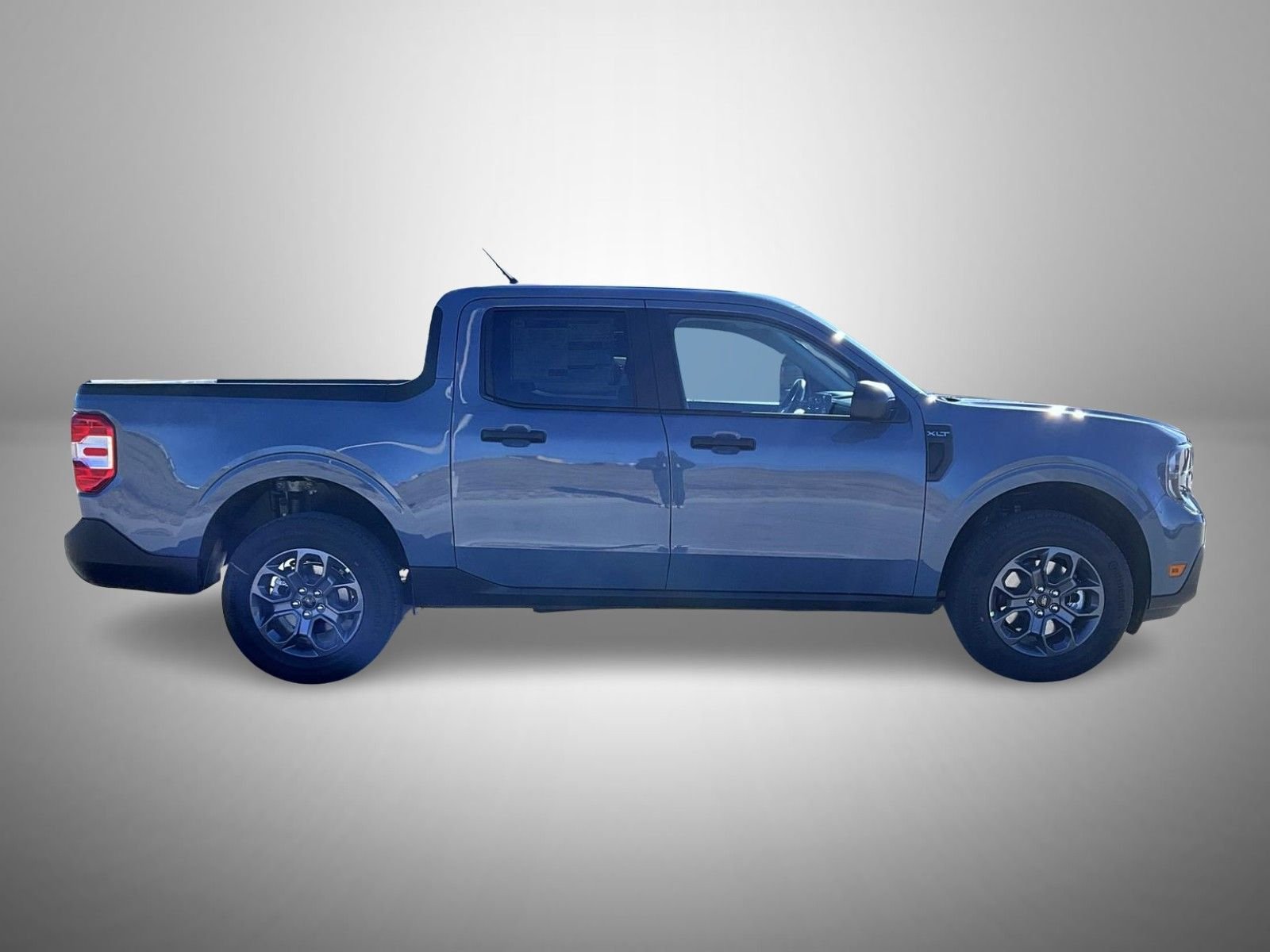 New 2026 Azure Gray Metallic Tri-Coat Ford XLT image 4