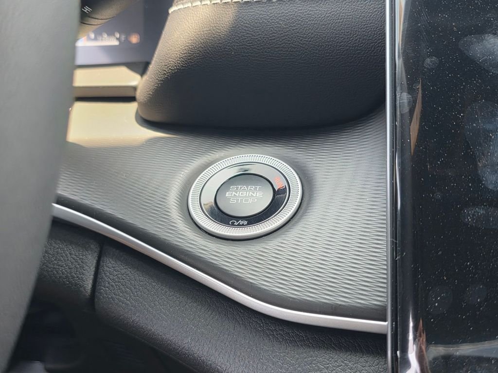 New 2026 Baltic Gray Metallic Clear-Coat Exterior Paint Jeep Laredo X image 19