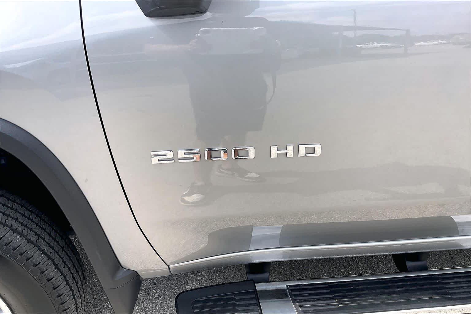 Used 2025 Sterling Gray Metallic Chevrolet LT image 32