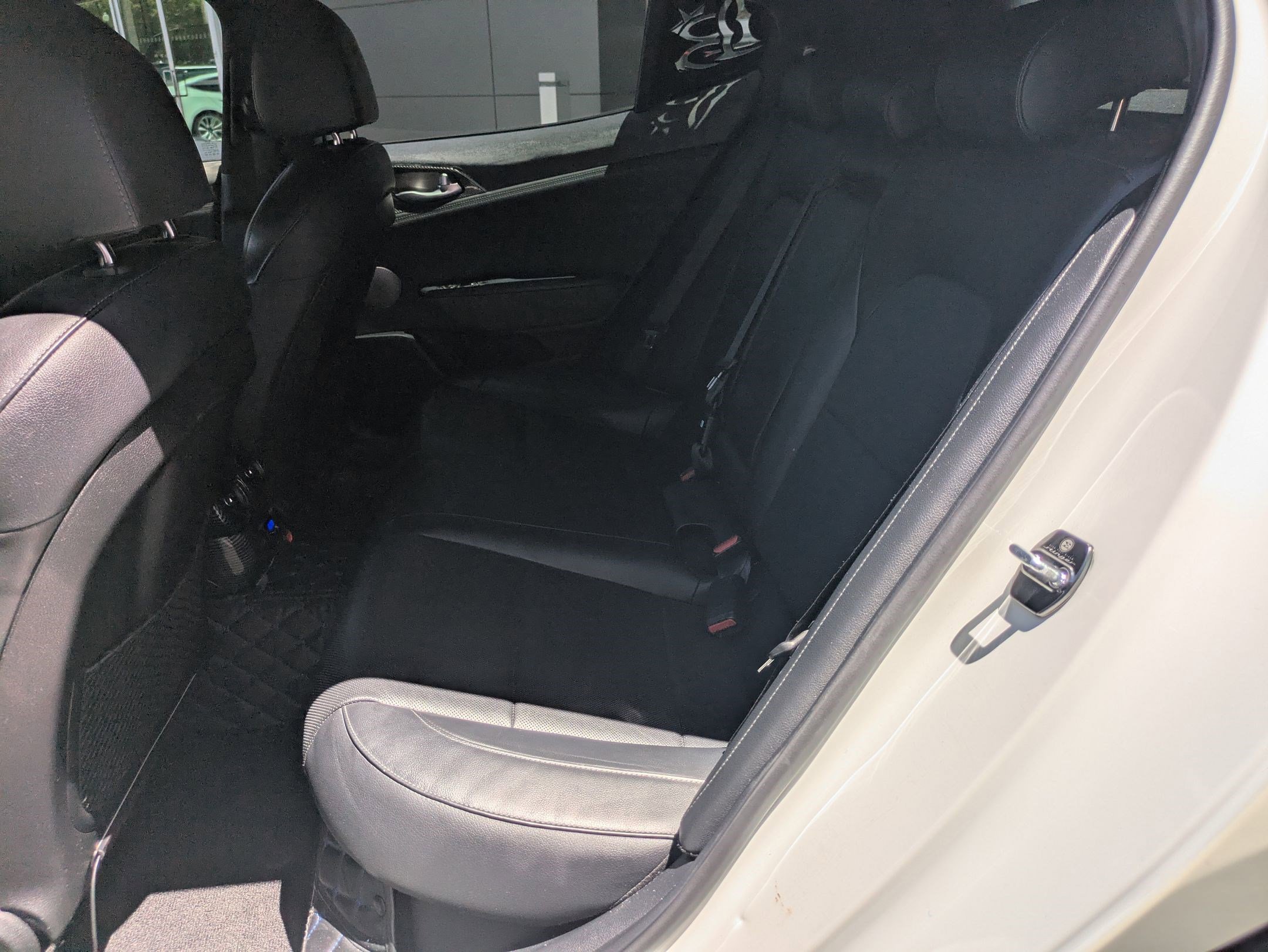 Used 2020 Snow White Pearl Kia GT1 image 25