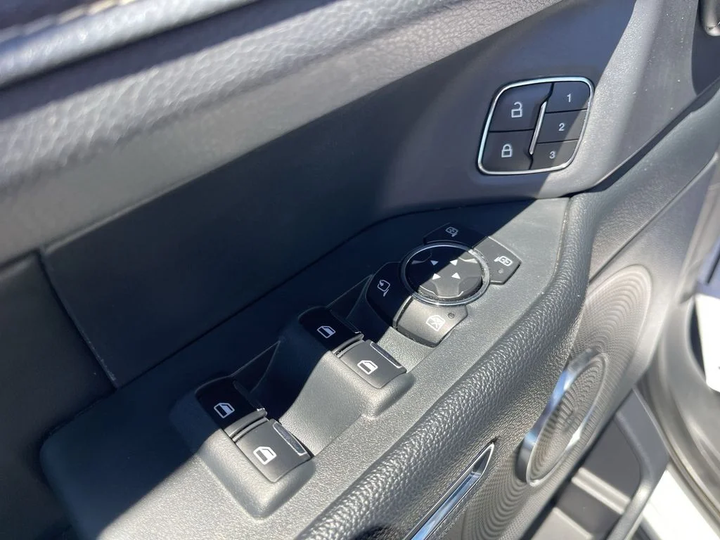Used 2024 White Ford XLT image 17