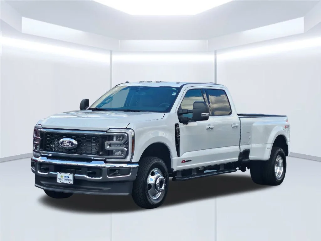 New 2027 Oxford White Ford F-350® XLT image 2