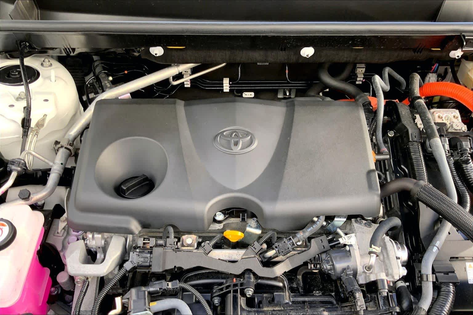 Used 2024 Ice Cap Toyota Hybrid LE image 29