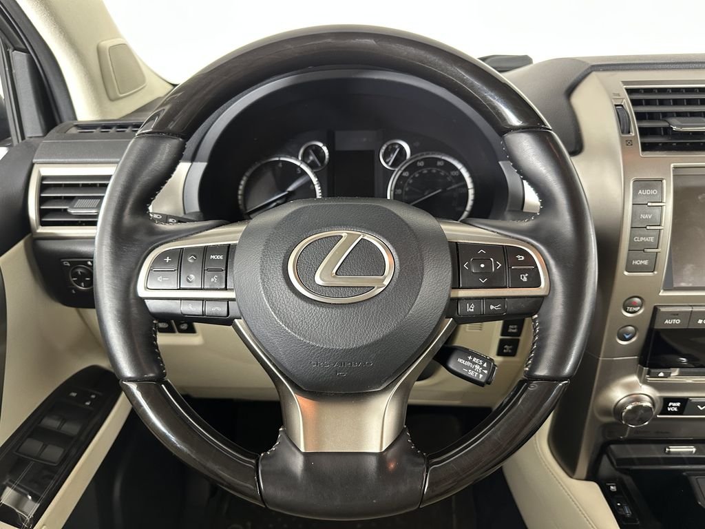 Used 2021 White Lexus 460 image 8