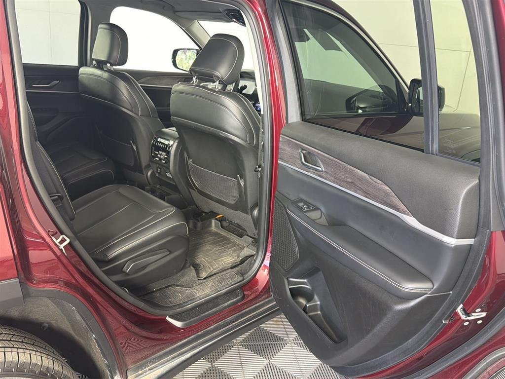 Used 2023 Velvet Red Pearlcoat Jeep Limited image 14