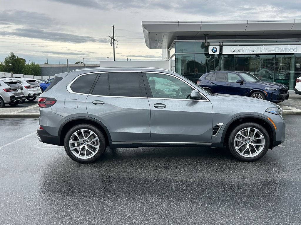 New 2026 Skyscraper Grey Metallic BMW xDrive40i image 6