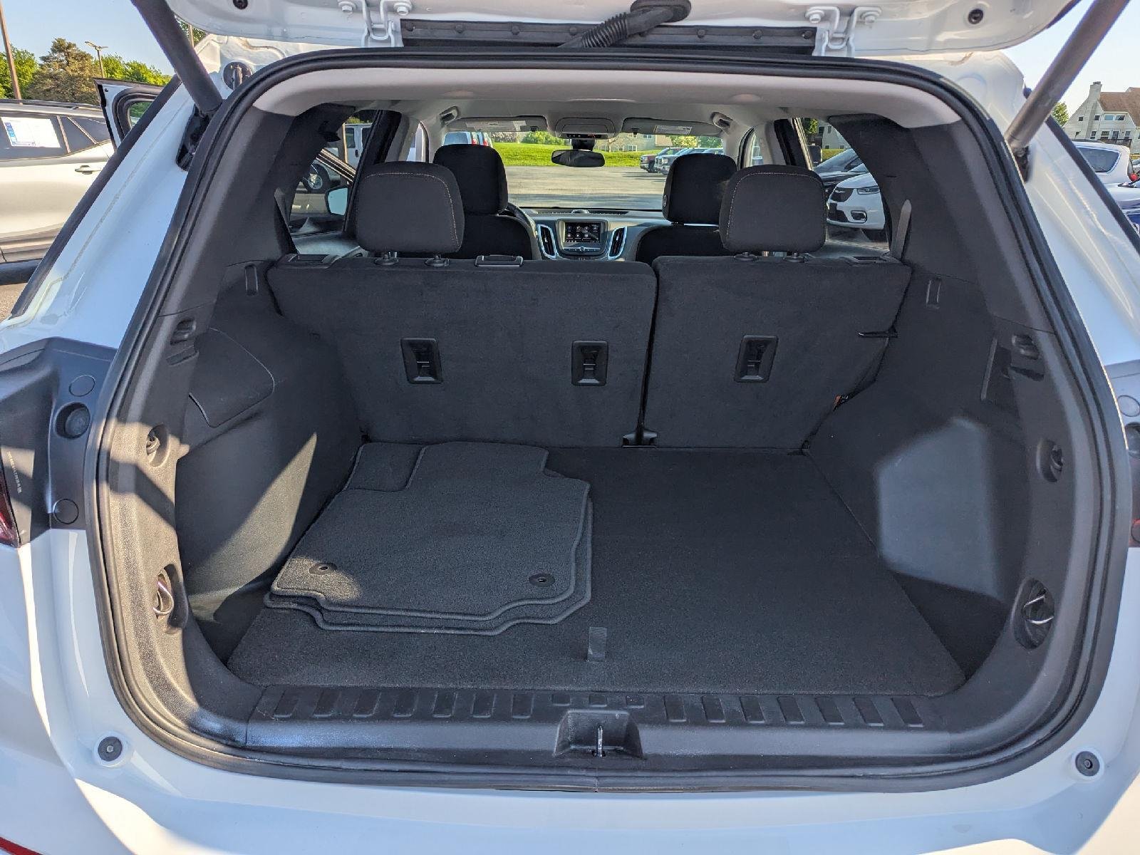 Used 2023 Summit White Chevrolet LT image 29