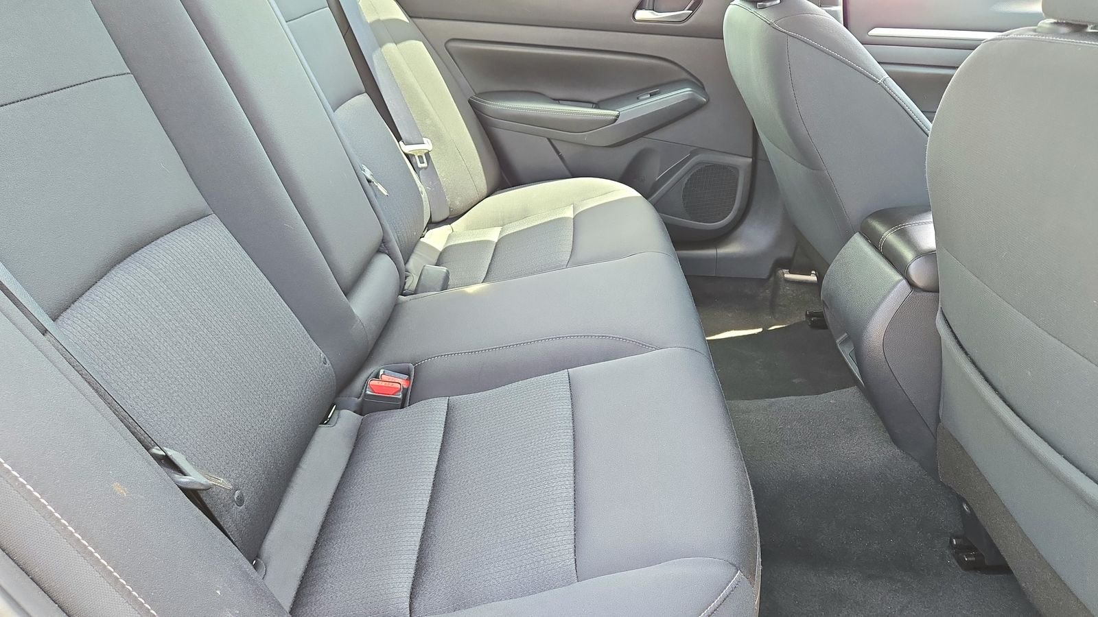 Used 2022 Black Nissan 2.5 SV image 22