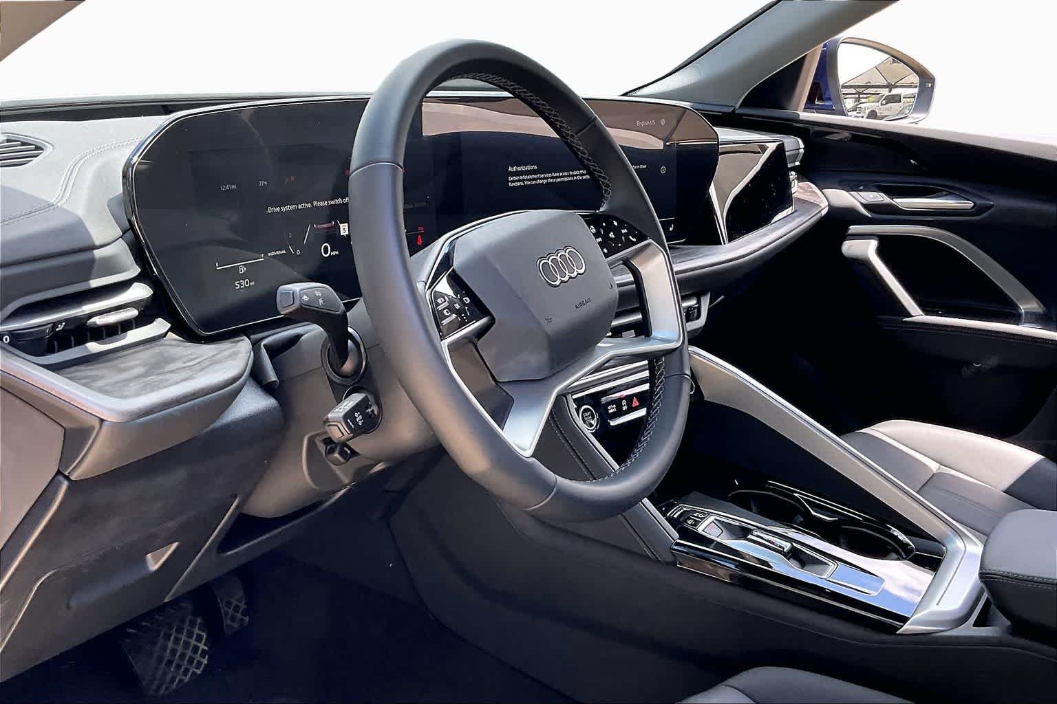 Used 2025 Navarra Blue Metallic Audi Premium image 17