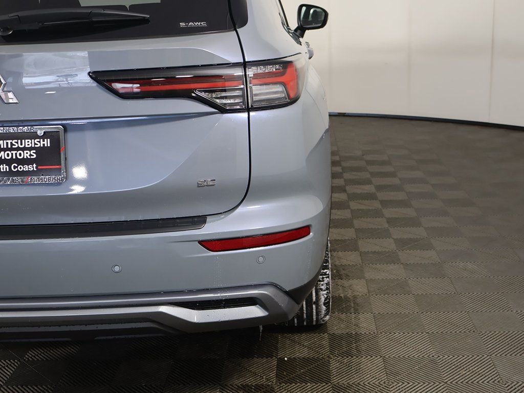 New 2026 Gray Mitsubishi SE image 18