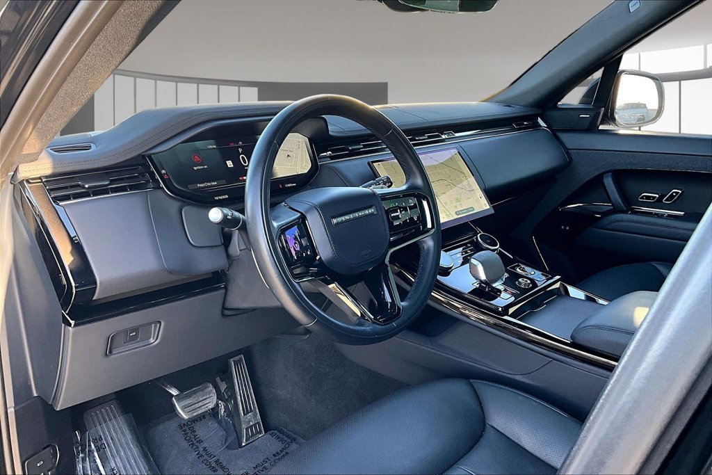 Certified Used 2023 Santorini Black Land Rover SE Dynamic image 15