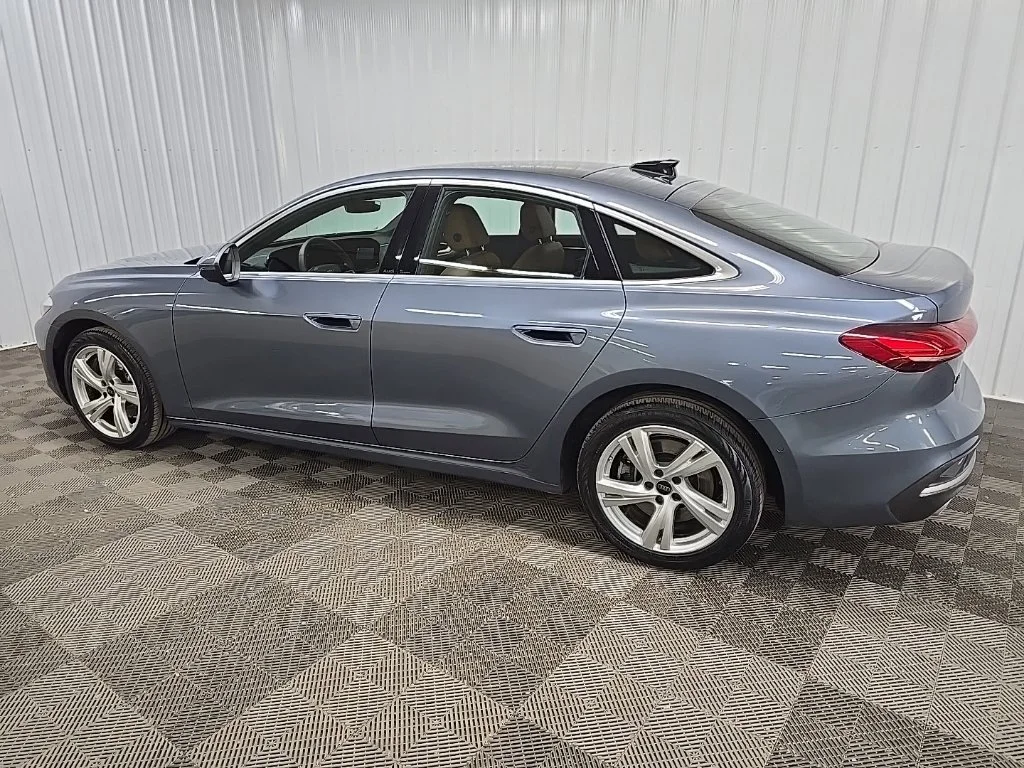 Used 2025 Horizon Blue Metallic Audi 2.0T Premium image 28