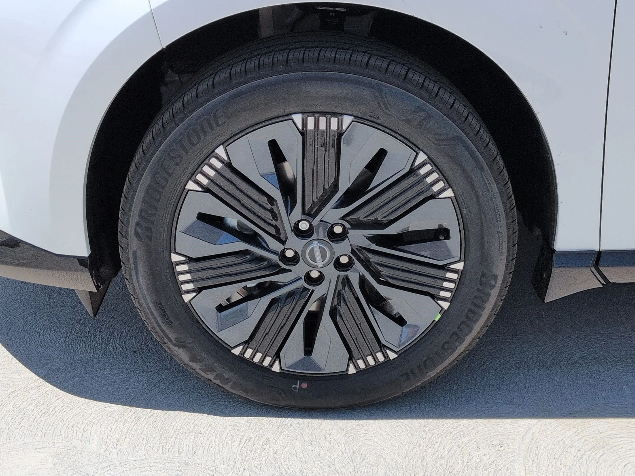 New 2026 Everest White Pearl Tricoat Nissan Platinum image 9
