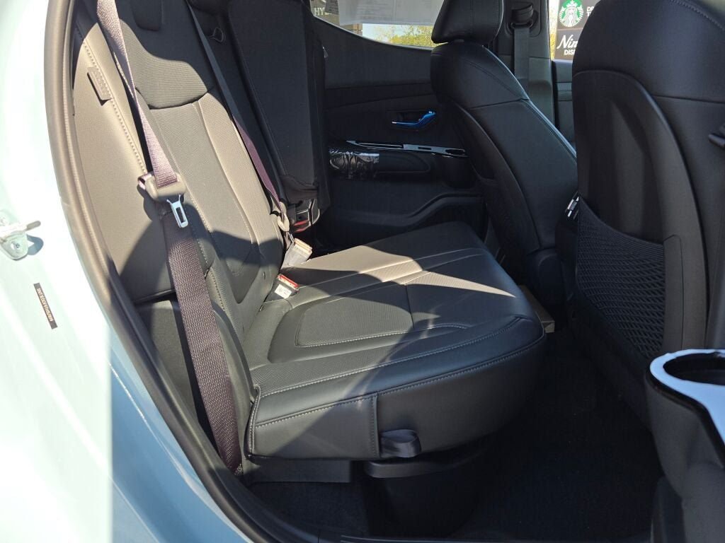 2026 Hyundai Santa Cruz Limited - Photo 9