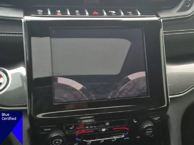 Used 2022 White Jeep Laredo image 21