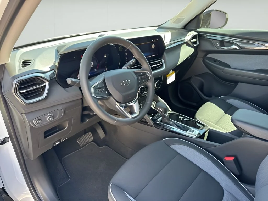 New 2026 Summit White Chevrolet LT image 10