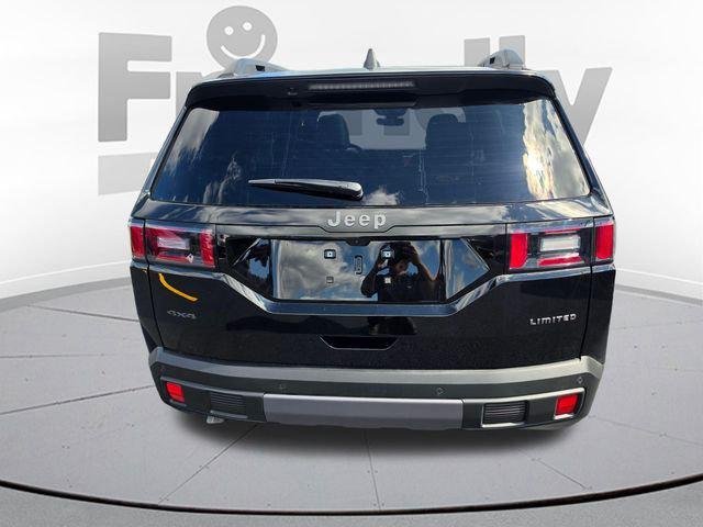 New 2026 Diamond Black Crystal Pearl-Coat Exterior Paint Jeep Limited image 6