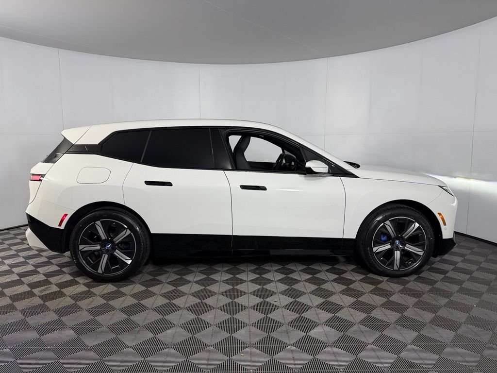 Used 2023 White BMW xDrive50 image 5