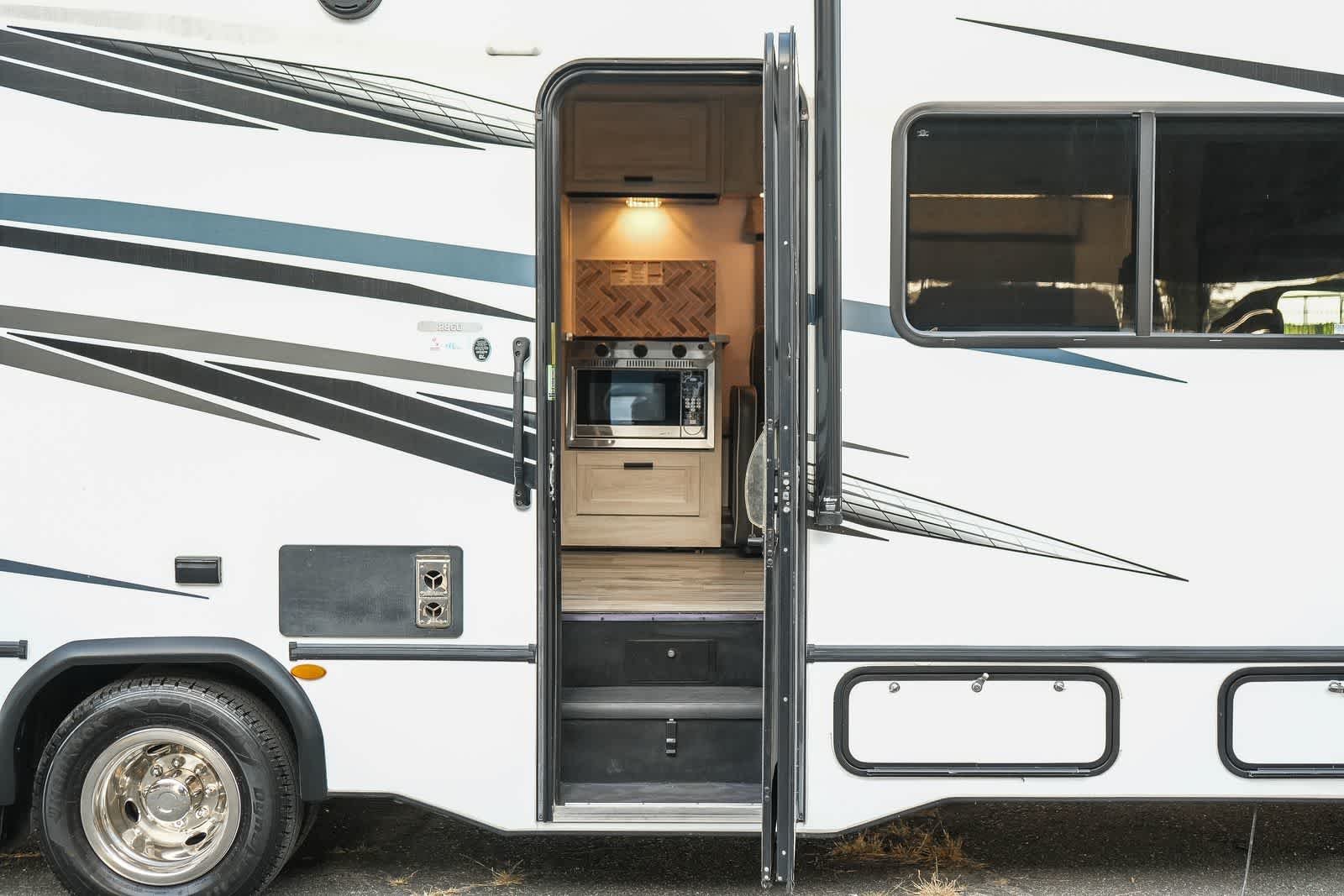 Used 2023 Oxford White Ford  image 54