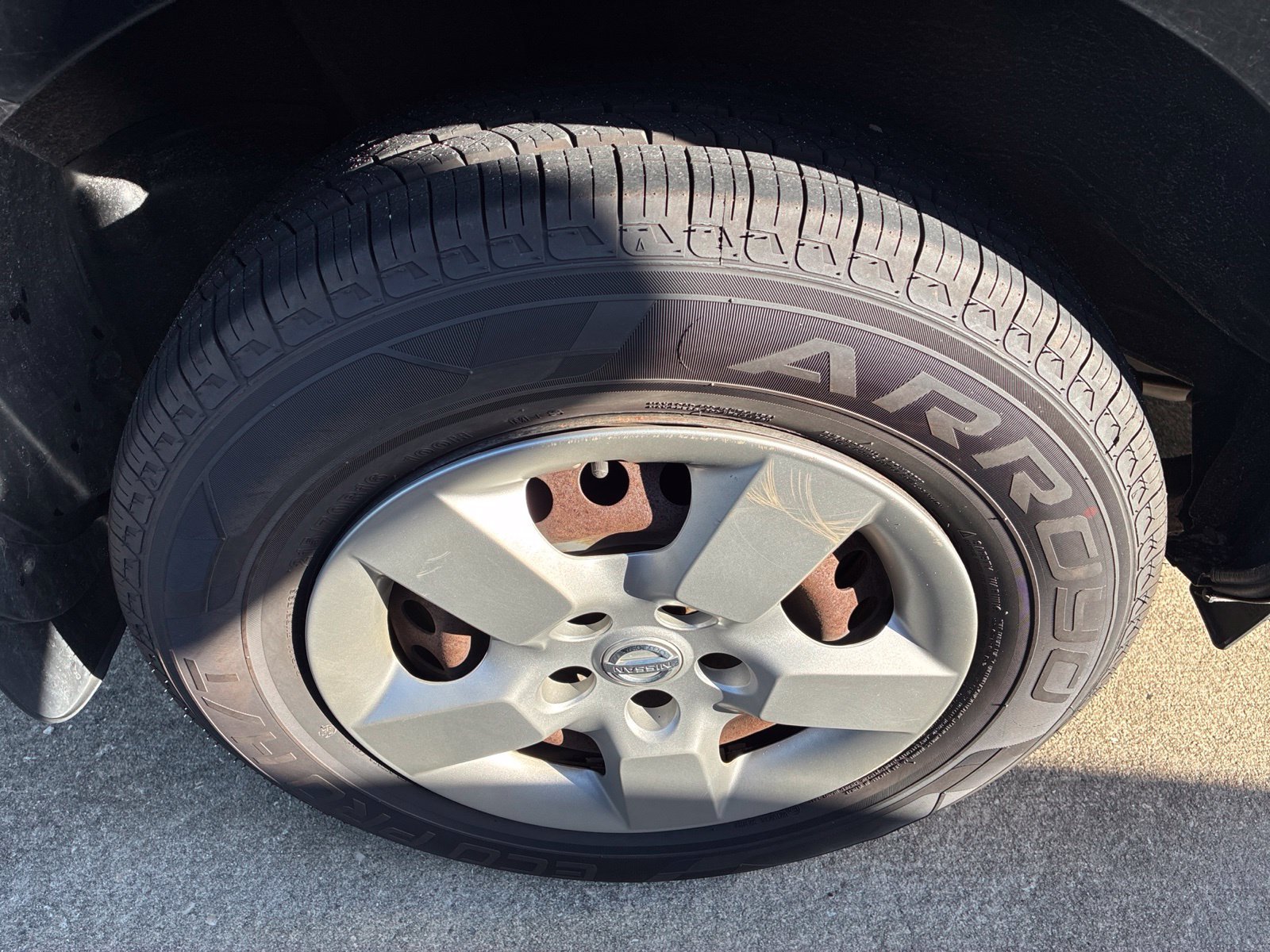 Used 2015 Black Nissan S image 33