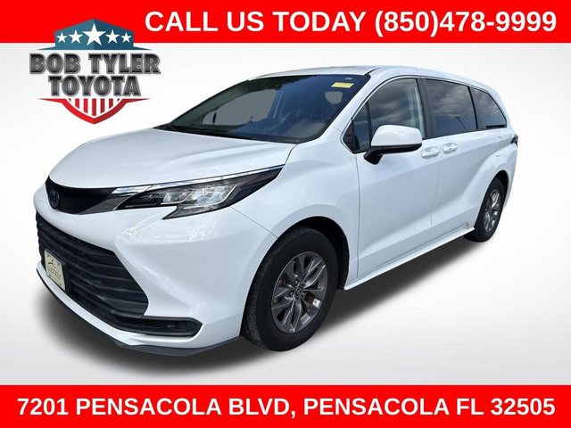 2022 Toyota Sienna LE