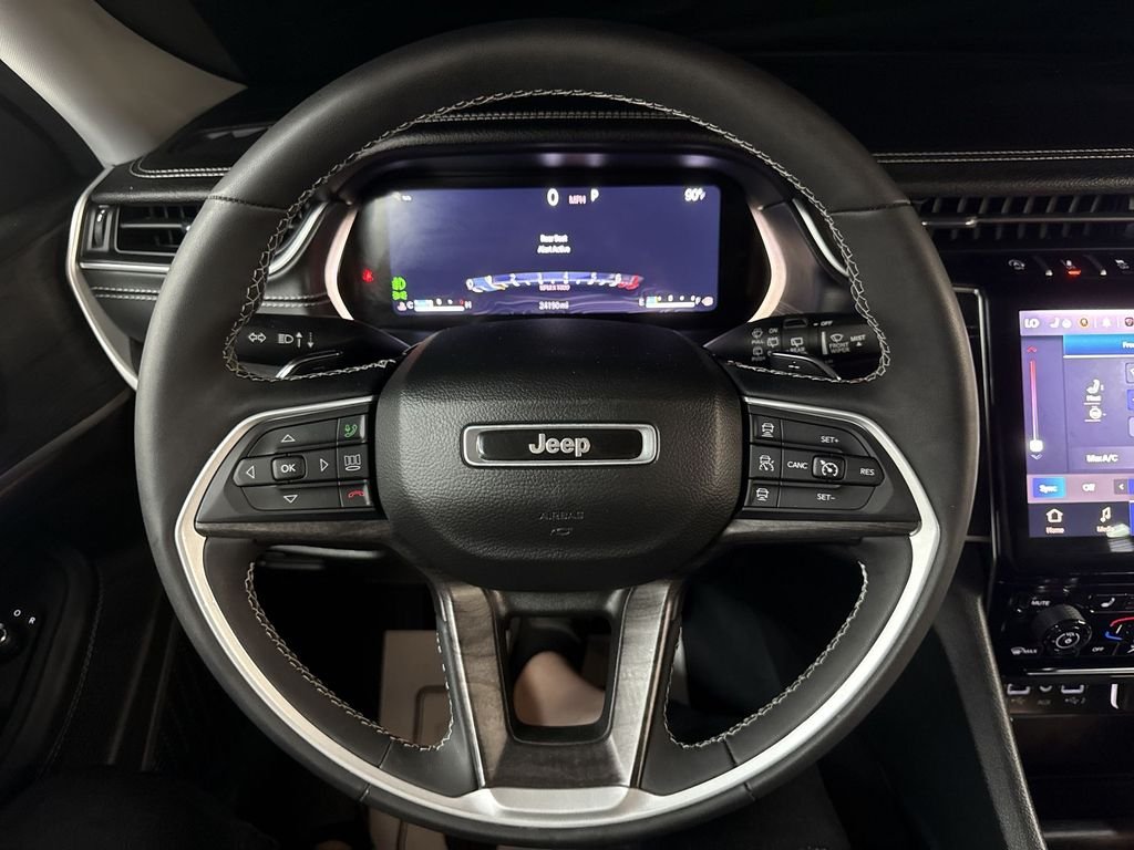 Used 2023 Diamond Black Jeep Limited image 22